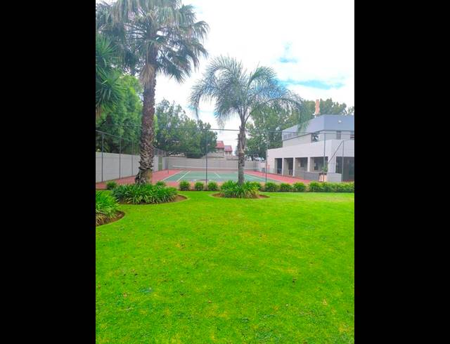1 BEDROOM TOWNHOUSE FOR SALE IN WATERKLOOF RIDGE